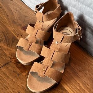 Dr. Scholl's Tan Wedge Sandals